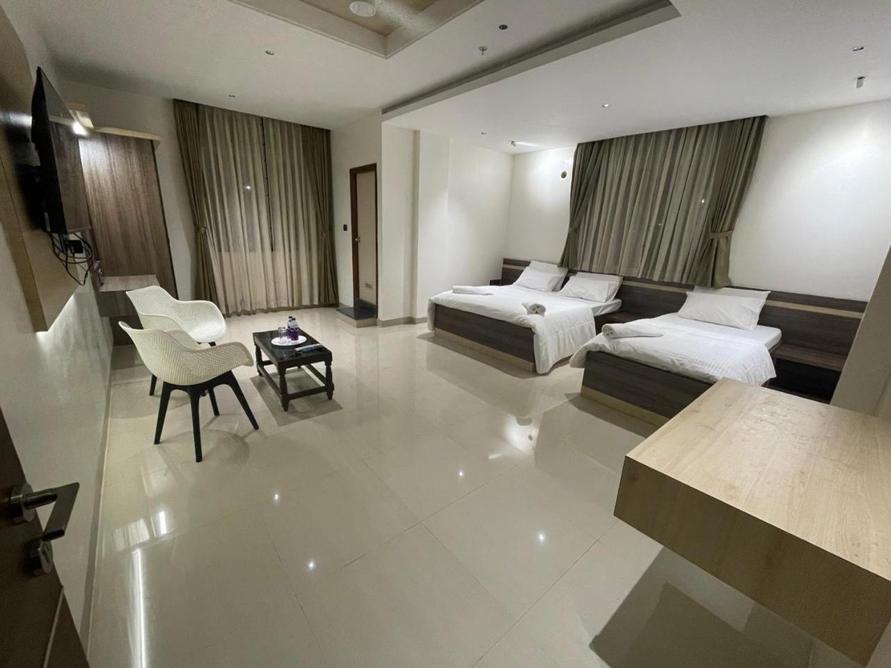 Model Grand Inn Bellary Exterior foto